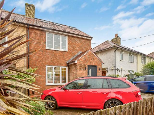 House for sale in Greater London