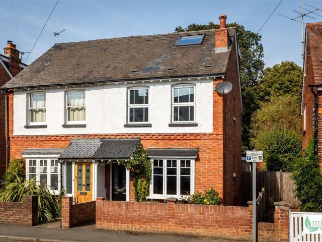 House for sale in West Byfleet, Woking