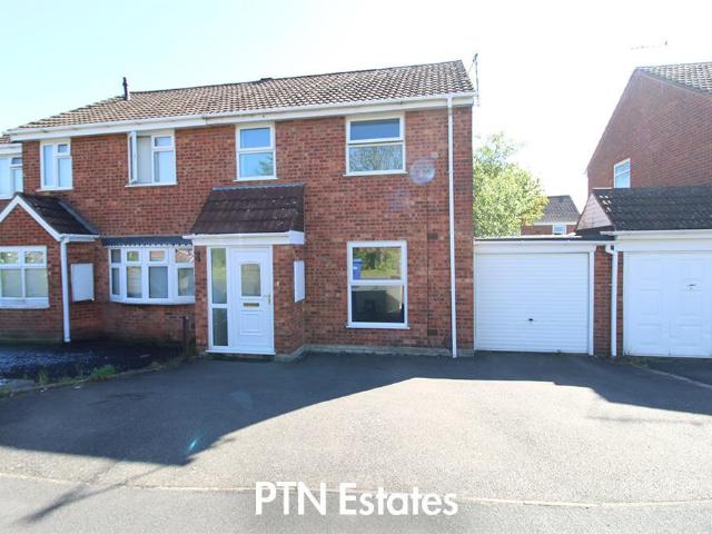 House for sale in Brierley Hill, West Midlands