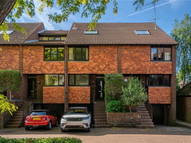 House for sale in Strawberry Hill, Greater London