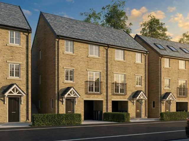 House for sale in Farsley, West Yorkshire