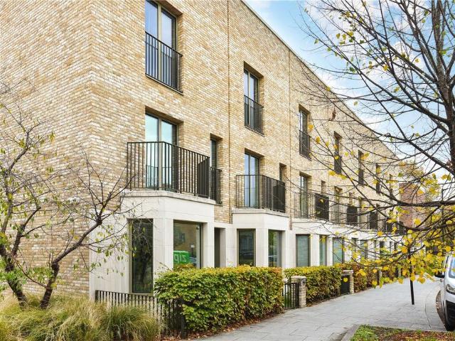 House for sale in Walworth, Greater London