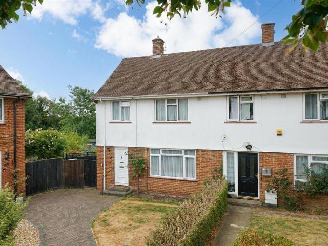 House for sale in Batchworth, Hertfordshire