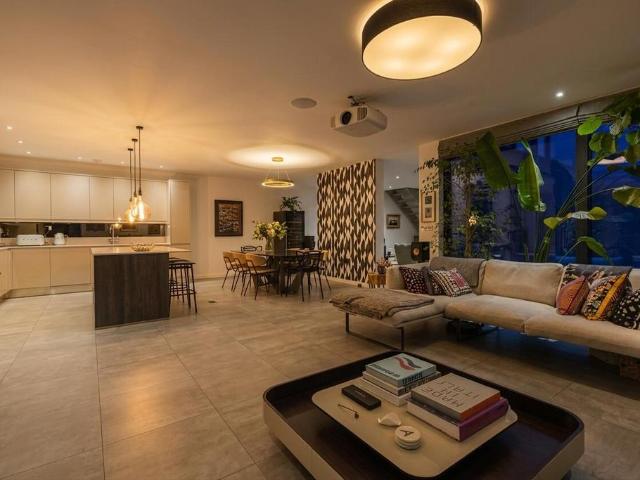 House for sale in Kensal Town, Greater London