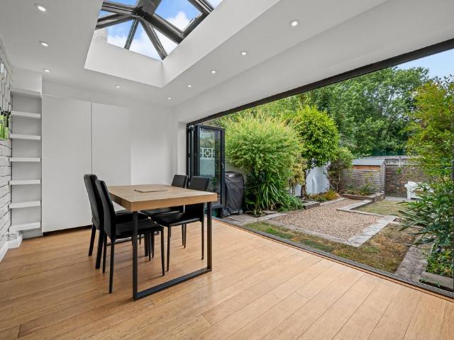 House for sale in Ratcliffe, Limehouse