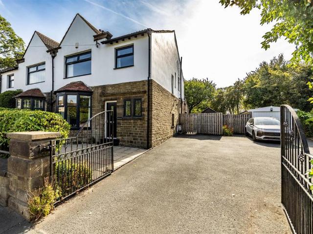 House for sale in Shelf, Calderdale
