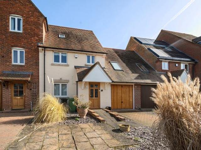 House for sale in Caldecott, Dromore