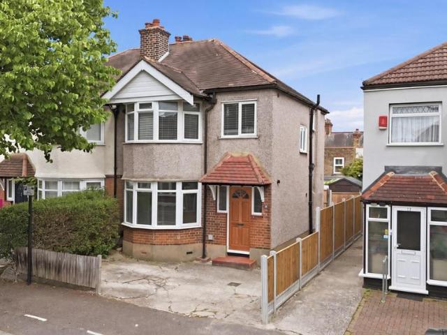 House for sale in Chingford, Greater London