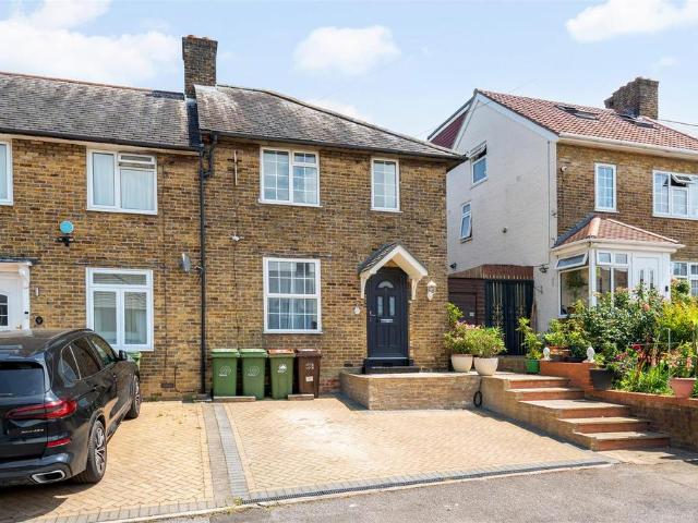 House for sale in Rosehill, Greater London