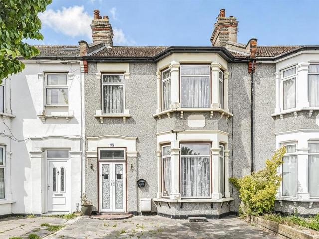 House for sale in London Borough of Redbridge, Greater London