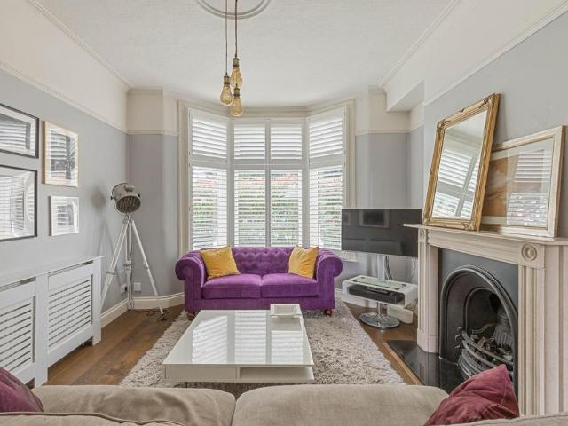House for sale in London Borough of Lewisham, Lower Sydenham