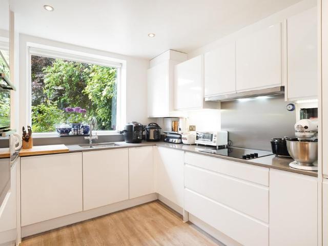 House for sale in Harlesden, Greater London