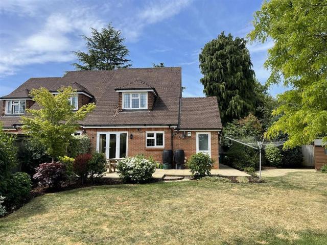 House for sale in Pachesham Park, Surrey