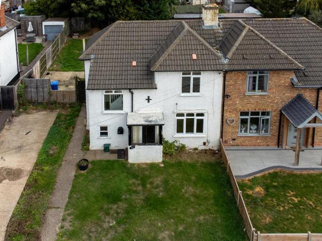House for sale in Burton Latimer