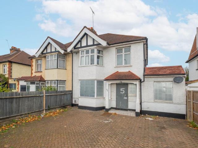 House for sale in Royal Borough of Kingston upon Thames, Greater London