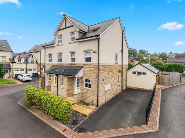 House for sale in Brooklands Estate, Bradford
