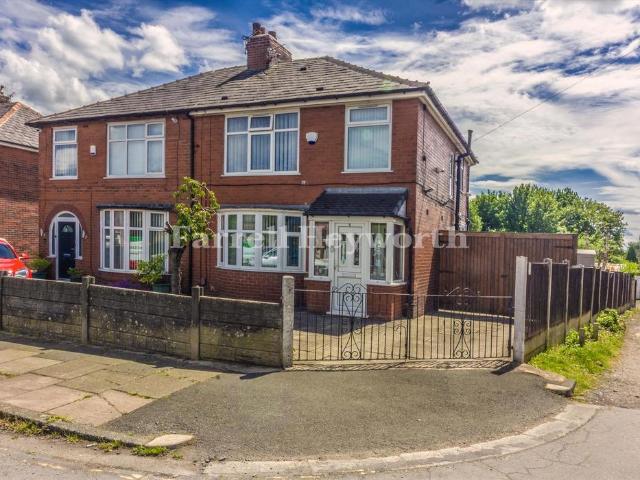 House for sale in Bradshaw, Lee Bank