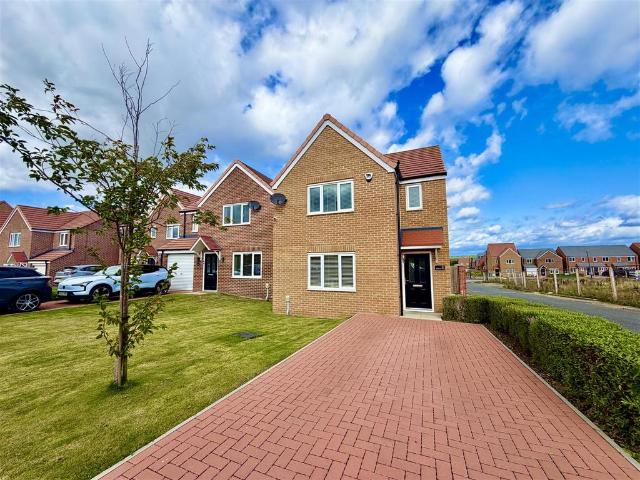 House for sale in Peat Carr Estate, Sunderland