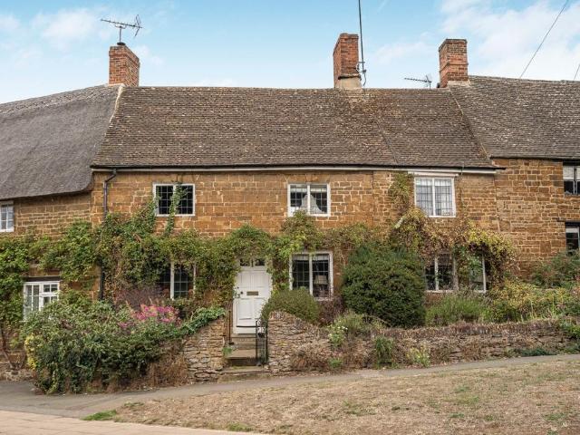 House for sale in Evershot, Oxfordshire