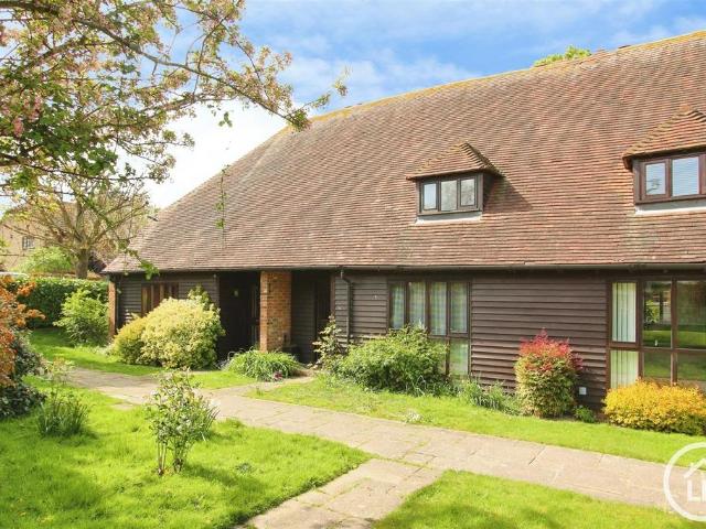 House for sale in Oad Street, Kent