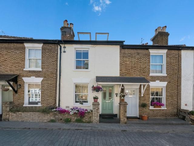 House for sale in London Borough of Ealing, Hanwell