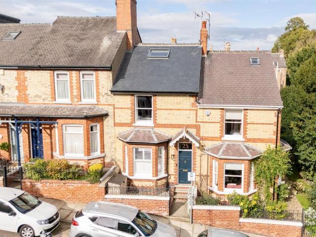 House for sale in High Field, York