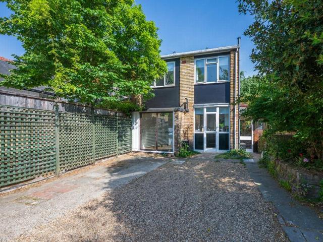 House for sale in Kidbrooke, Greater London