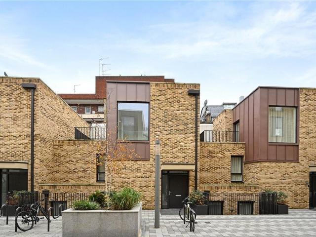 House for sale in King's Cross, Greater London