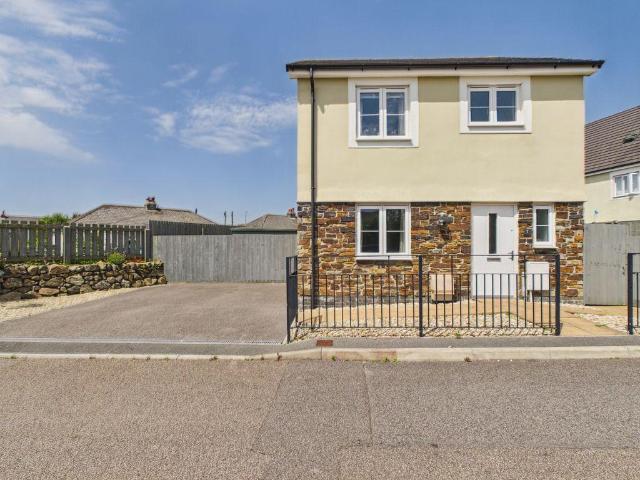 House for sale in Mount Ambrose, Cornwall