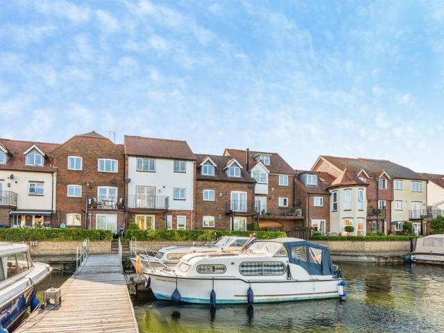 House for sale in Caldecott, Dromore