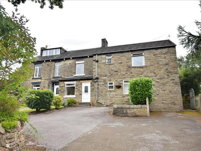 House for sale in Charlesworth, East Midlands