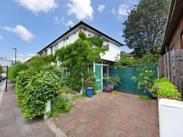 House for sale in Loughborough Junction, Greater London