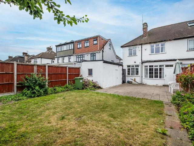 House for sale in Brondesbury, Greater London