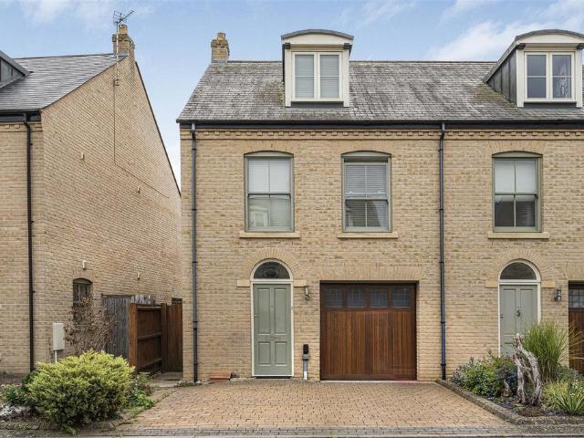 House for sale in Barnwell, Arbury