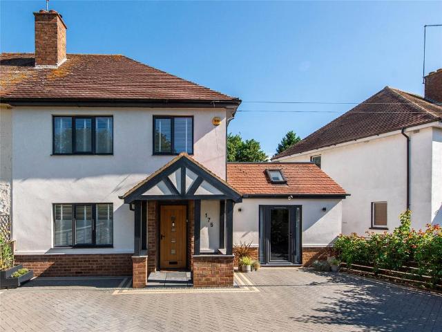 House for sale in Westone, Northampton