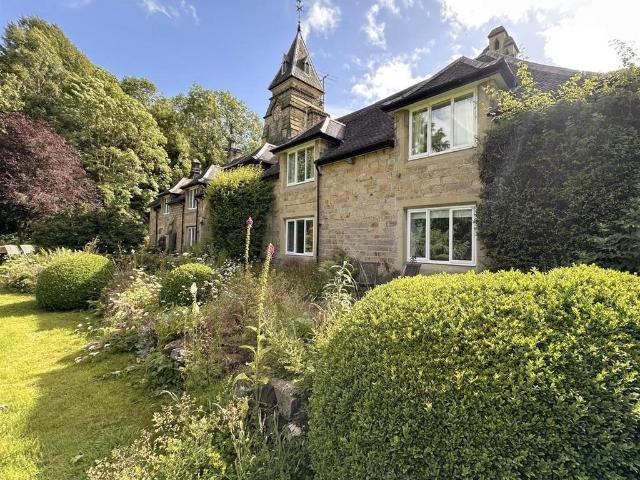 House for sale in Froggatt, East Midlands