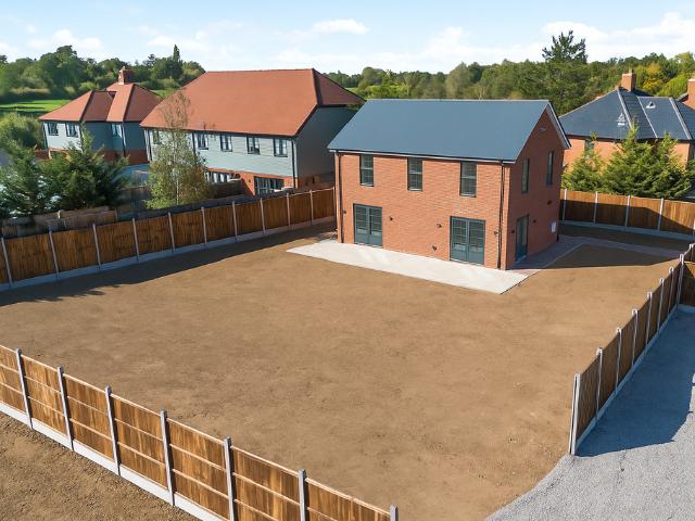 House for sale in Tyttenhanger, Five Acres
