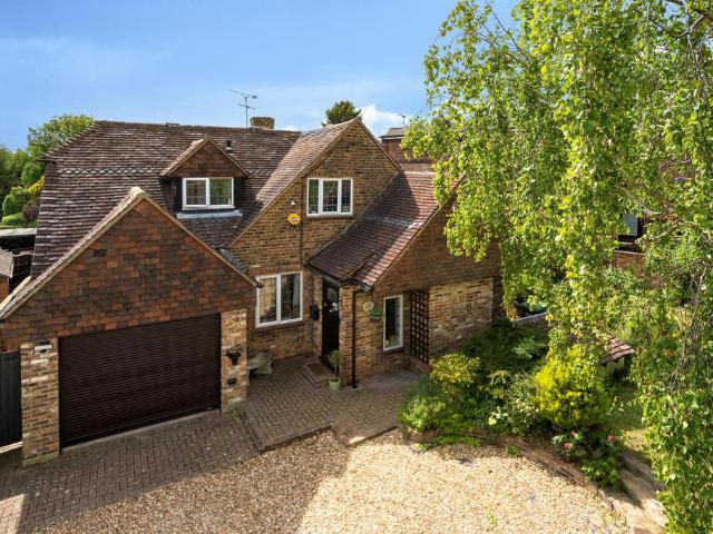 House for sale in Wooburn, Loudwater