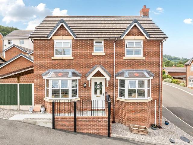 House for sale in Llangollen