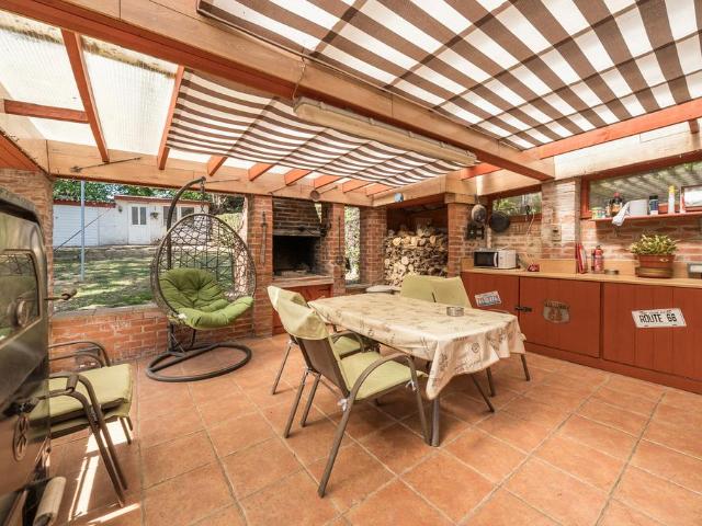 House for sale in Five Acres, Hertfordshire