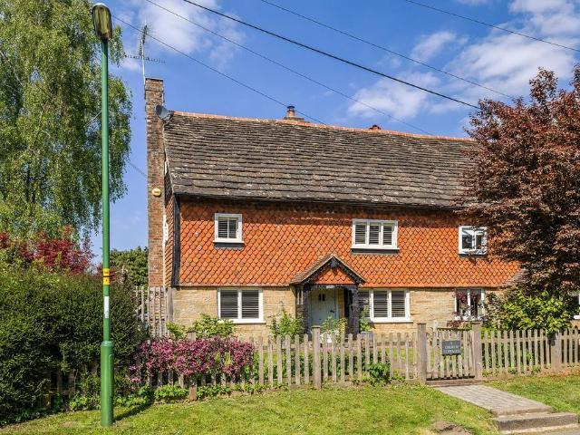 House for sale in Perryfields, West Sussex