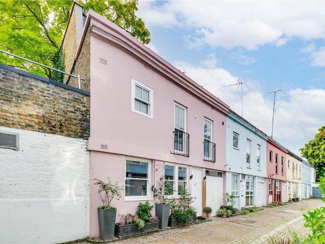 House for sale in Earl's Court, Greater London