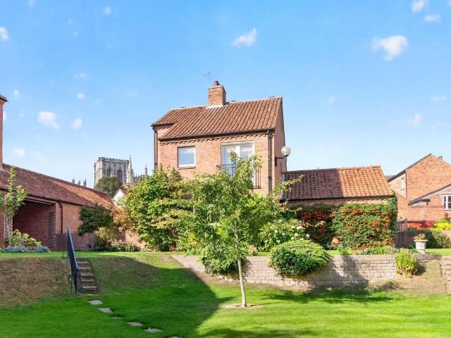 House for sale in Layerthorpe, York