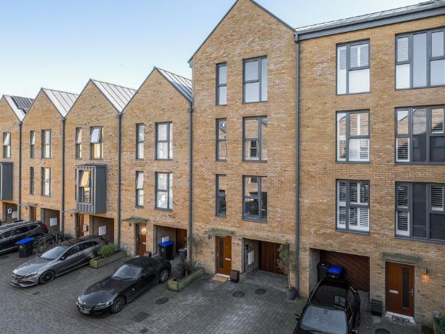 House for sale in Fishersgate, West Sussex