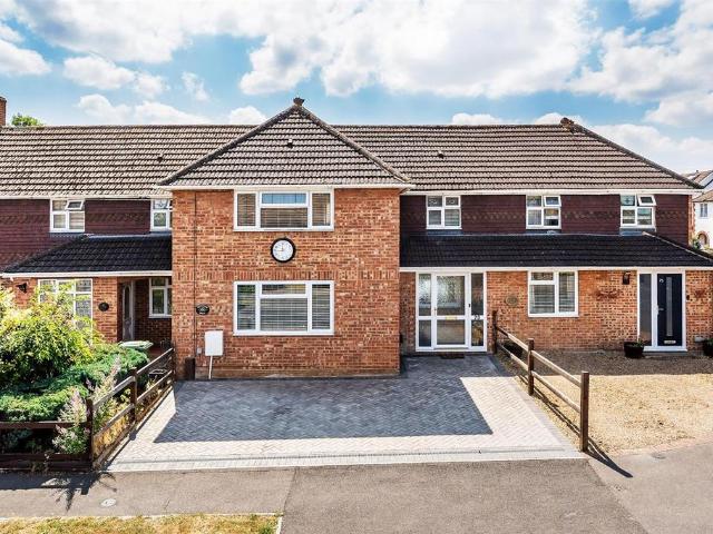 House for sale in Pachesham Park, Surrey