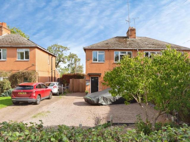 House for sale in Kingswood, Warwick