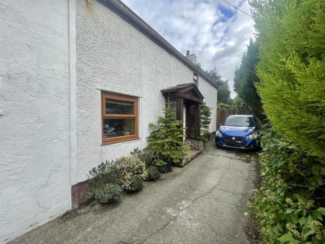House for sale in Rhoscefnhir, Pentraeth