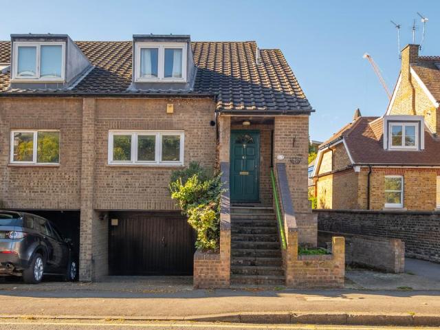 House for sale in Royal Borough of Kingston upon Thames, Greater London