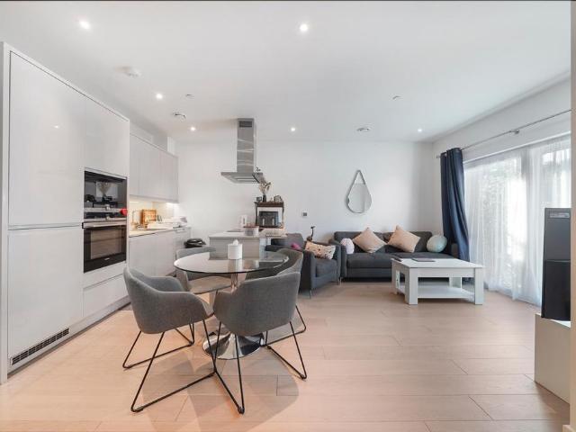 House for sale in Colindale, Greater London