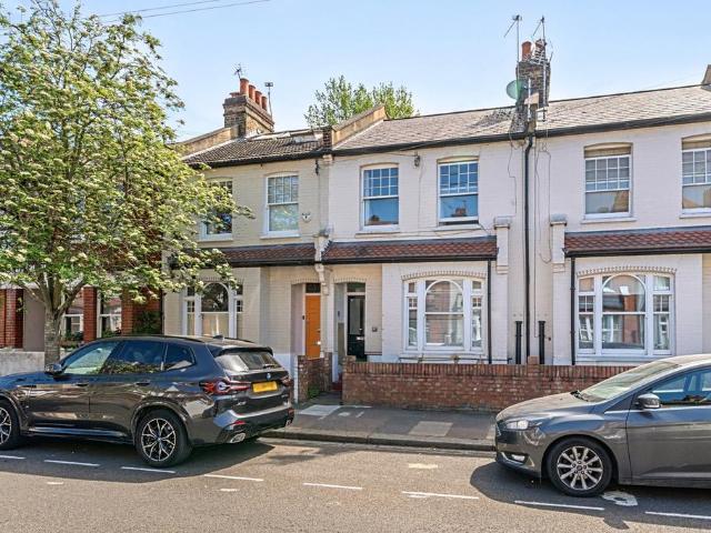 House for sale in West Kensington, Greater London